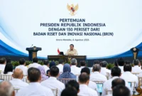 Momen Bersejarah! 150 Periset BRIN Pamerkan Inovasi Strategis di Istana, Prabowo: Sains Kunci Indonesia Emas 2045
(Foto: BPMI Setpres/ Muchlis Jr.
/investortrust/AI)