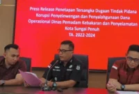 Kejari Sungai Penuh Kunci 2 Tersangka Kasus Damkar, Kerugian Negara Capai Rp1,37 Miliar
(Foto: Desi Hermila
/rri)