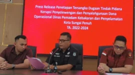 Kejari Sungai Penuh Kunci 2 Tersangka Kasus Damkar, Kerugian Negara Capai Rp1,37 Miliar
(Foto:  Desi Hermila
/rri)