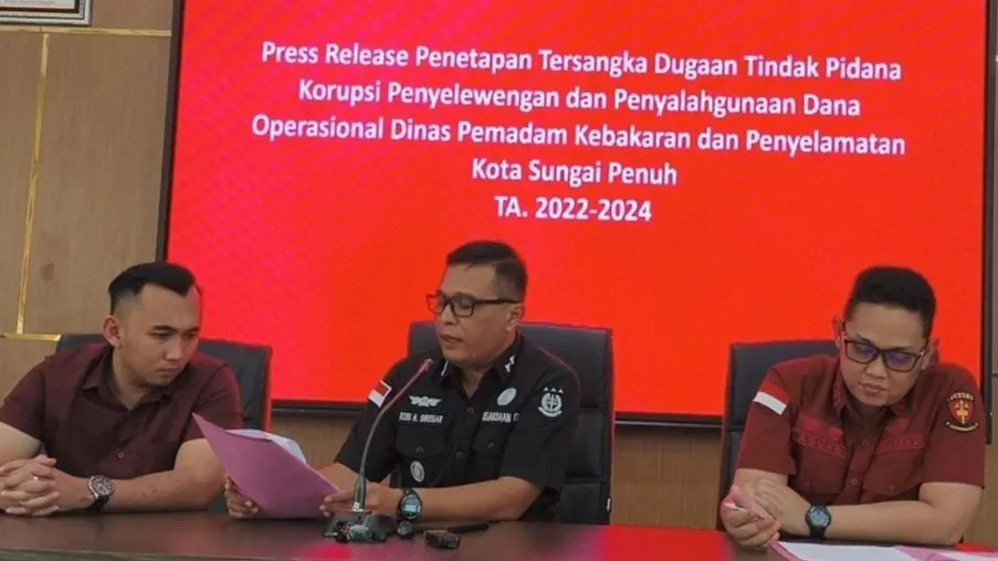 Kejari Sungai Penuh Kunci 2 Tersangka Kasus Damkar, Kerugian Negara Capai Rp1,37 Miliar
(Foto: Desi Hermila
/rri)