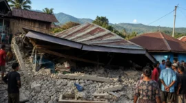 “Rasanya Macam Kiamat”, Kesaksian Warga Saat Gempa M 7,7 Guncang Flores(Foto: Beritasatu/Pepi Kurniawan/jakartaglobe/AI)