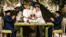 Prabowo dan Jokowi Duduk Berdampingan, Jadi Saksi Akad Nikah Rizky Irmansyah
(Foto: Tribunnews/Igman Ibrahim/AI)