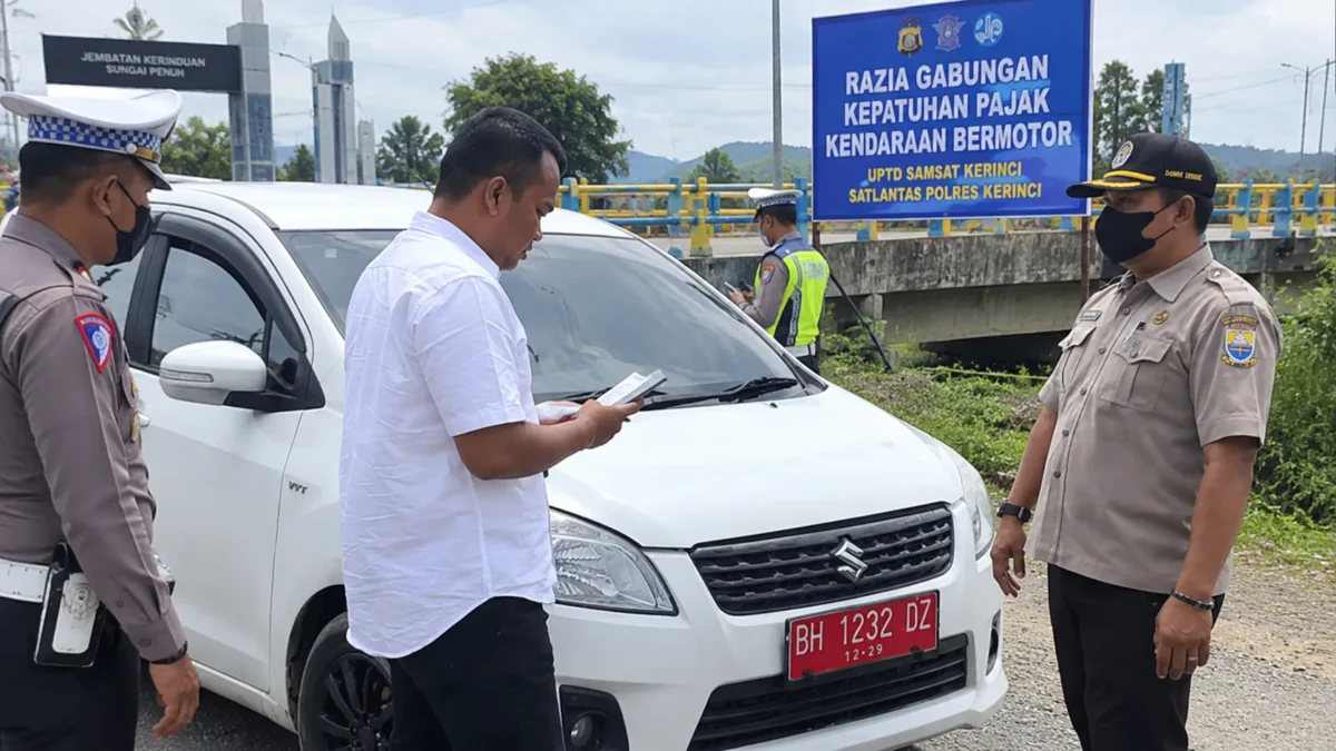 Mobil Dinas Dinkes Kerinci Ditahan Saat Razia, Administrasi Kendaraan Jadi Sorotan
(Foto: rri/AI)