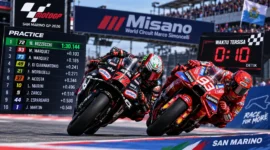 Gila! Bezzecchi Rebut Puncak dari Marc Marquez Saat Waktu Tersisa 10 Detik
(Foto: Jose Jordan/AFP/bola
/AI)