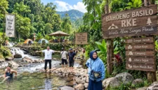 Menjelajah Bahoeng Basilo RKE, Destinasi Sejuk di Sungai Penuh
(Foto: rri/AI)