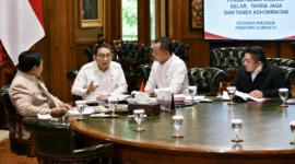 Gelar Kehormatan Sejumlah Tokoh Dibahas Prabowo dan Fadli Zon di Hambalang
(Foto: Dok Sekretariat Kabinet
/tribunnews/AI)