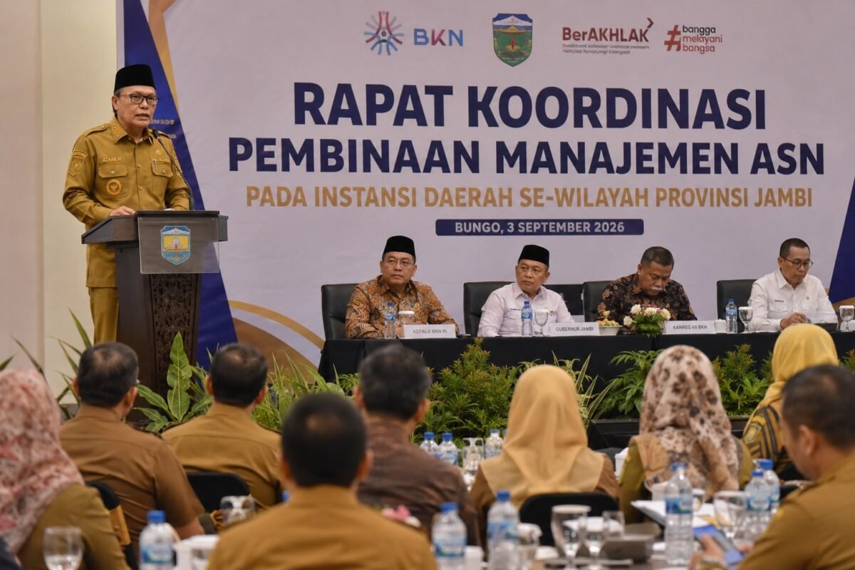 Azhar Hamzah Dorong ASN Sungai Penuh Naik Kelas, Profesionalisme Jadi Kunci
(Foto: albrita/AI)